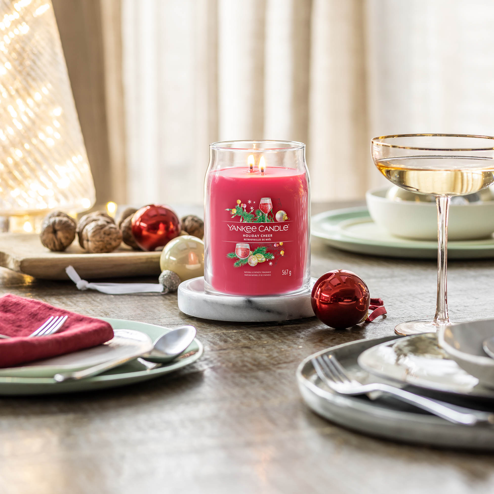 YANKEE CANDLE Large Signature Candle HOLIDAY CHEER 567 g scented candle