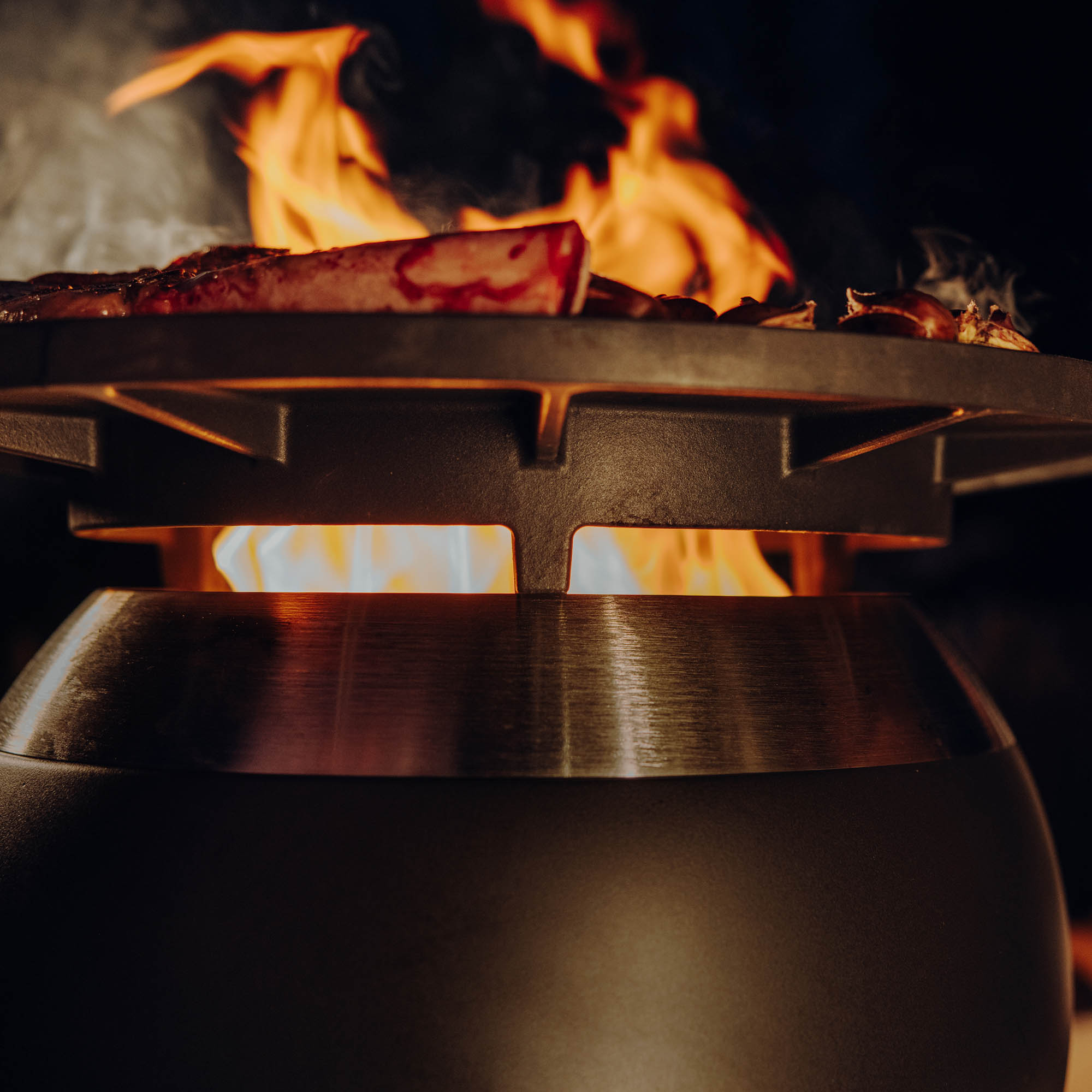 HÖFATS Plancha für Grillset MOON 55 Gusseisen emailliert