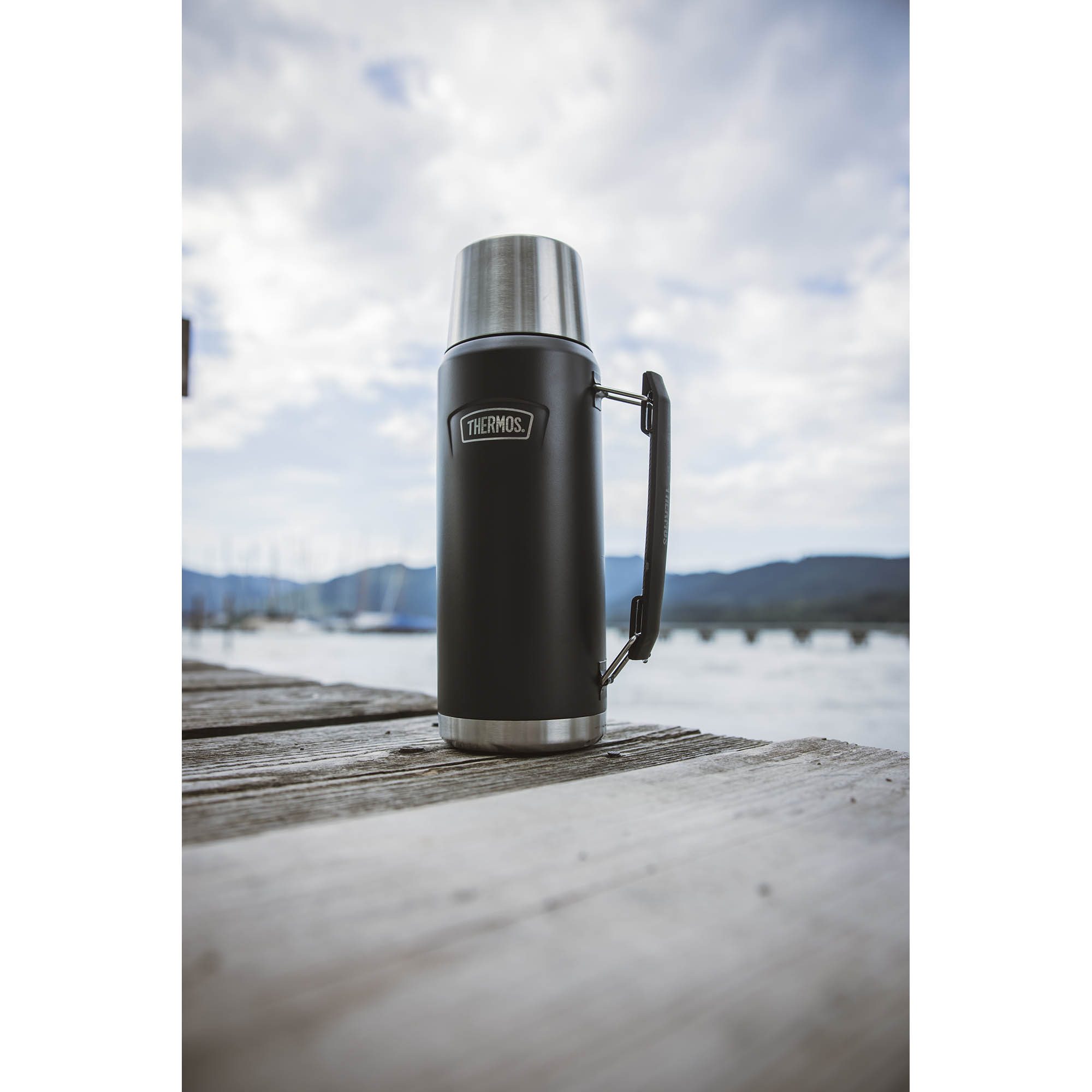 THERMOS Isolierflasche ICON BEVERAGE BOTTLE 1,2 L Edelstahl doppelwandig graphite