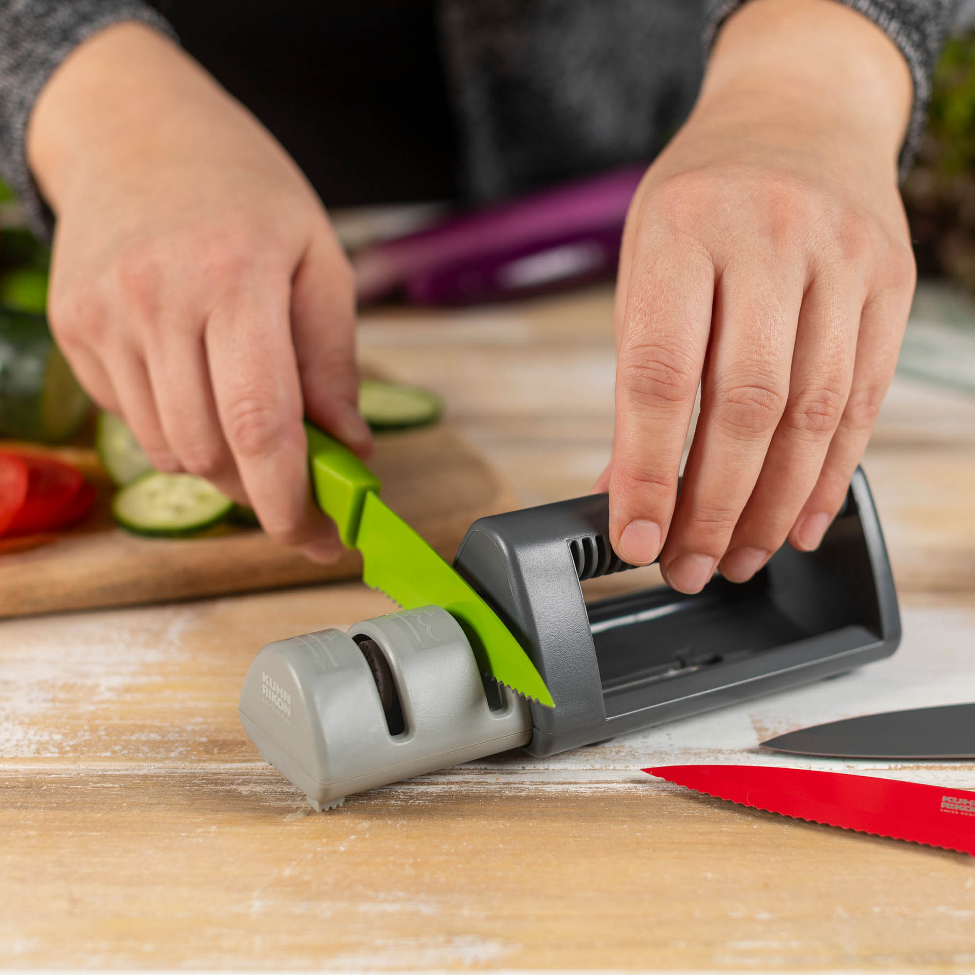 KUHN RIKON dual knife sharpener for straight and serrated blades grey