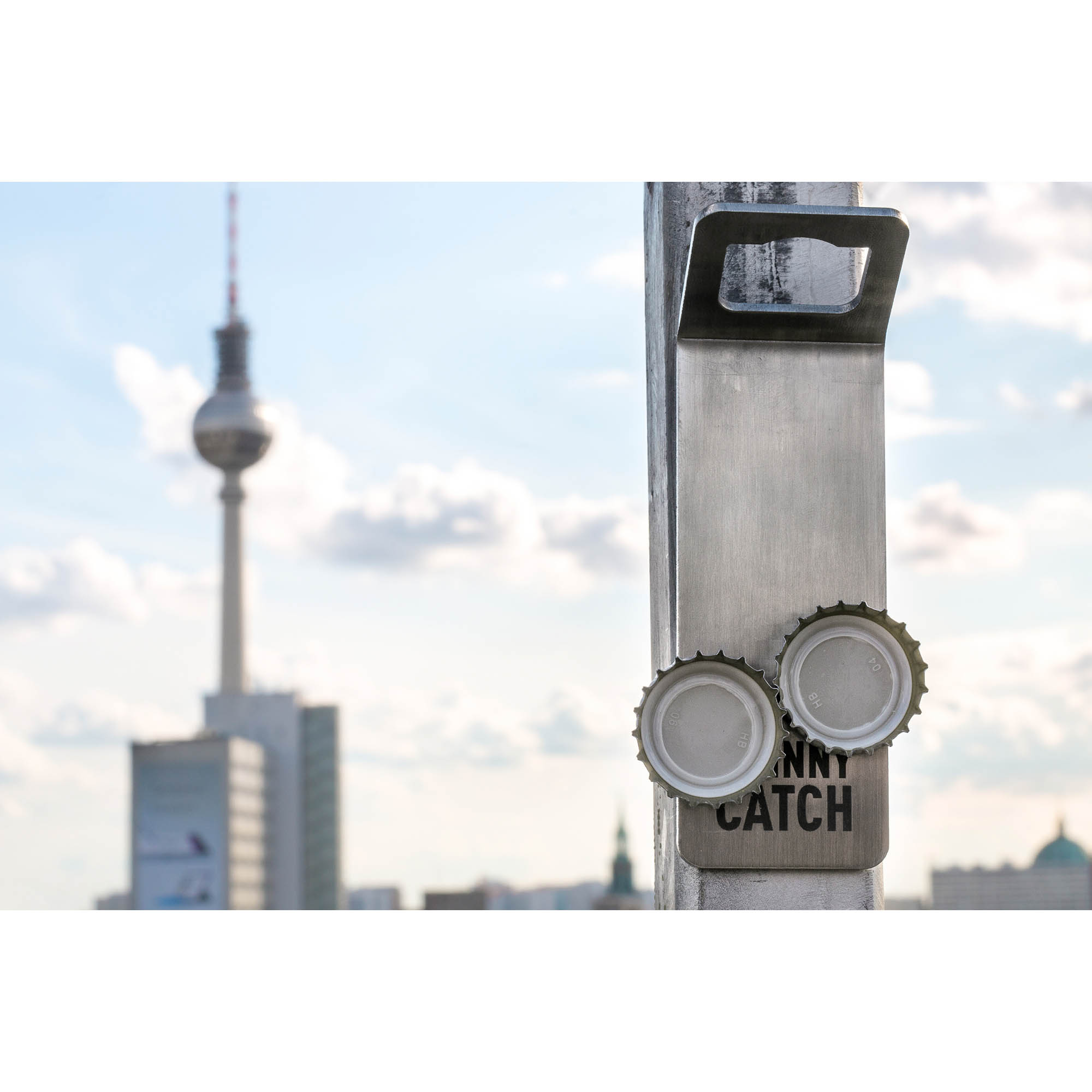 HÖFATS Wand-Flaschenöffner JOHNNY CATCH mit Magnet