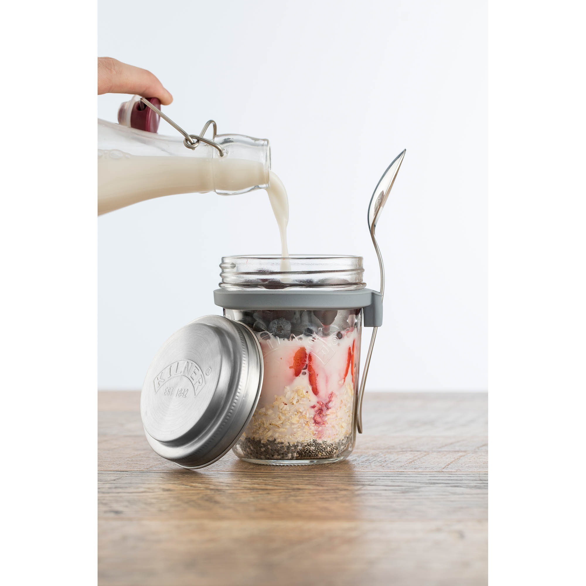KILNER breakfast jar, 0.35 litres, with screw-top lid and spoon