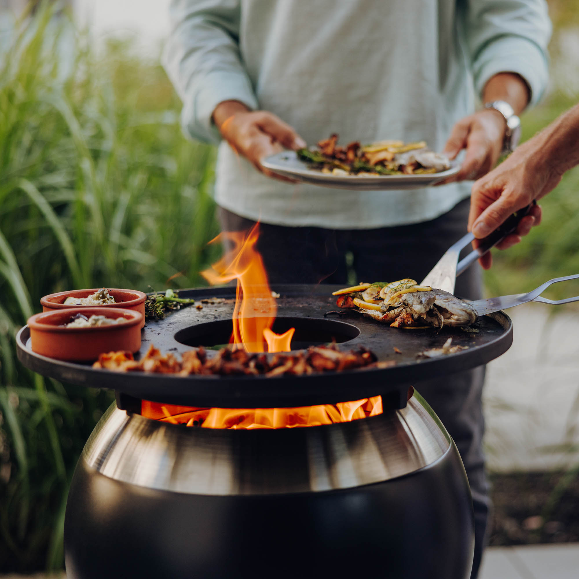 HÖFATS Plancha für Grillset MOON 55 Gusseisen emailliert