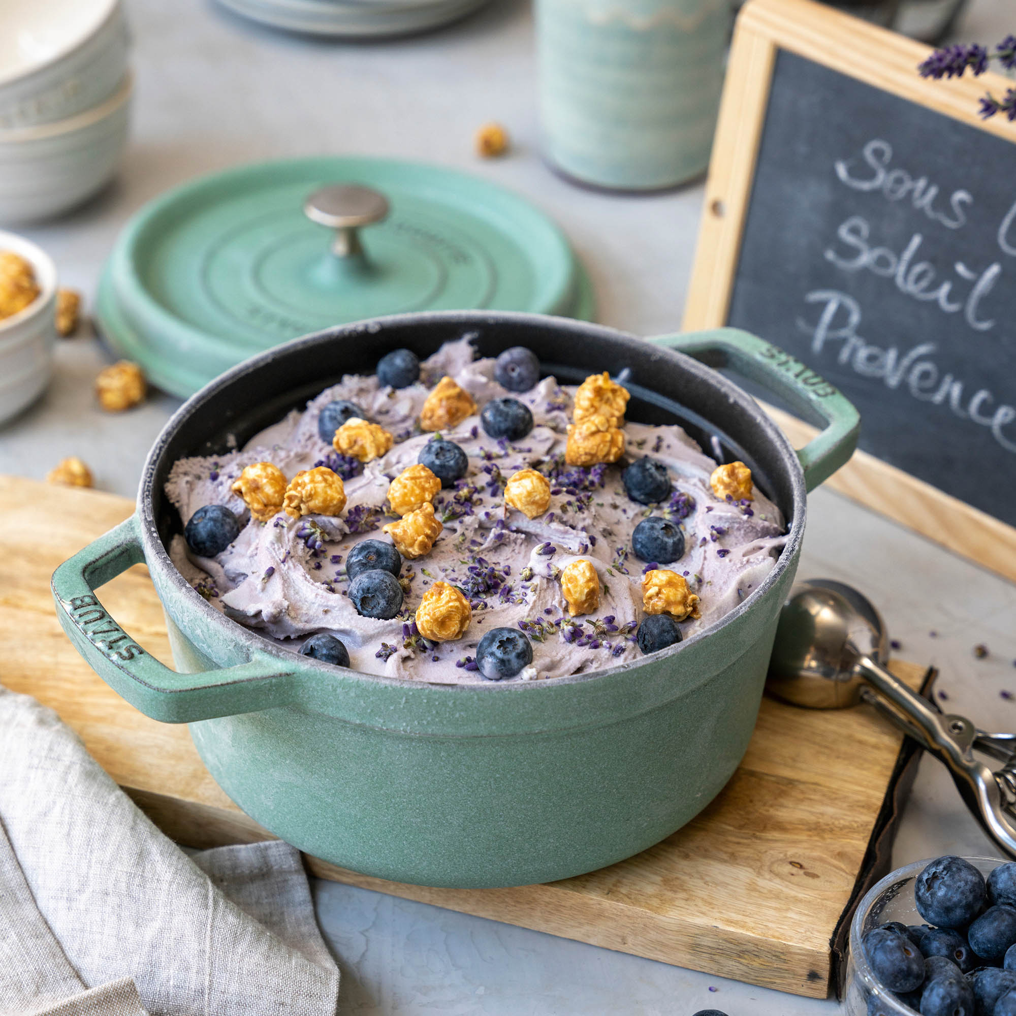 STAUB France Cocotte 20 cm - 2,2 Liter Gusseisen salbeigrün