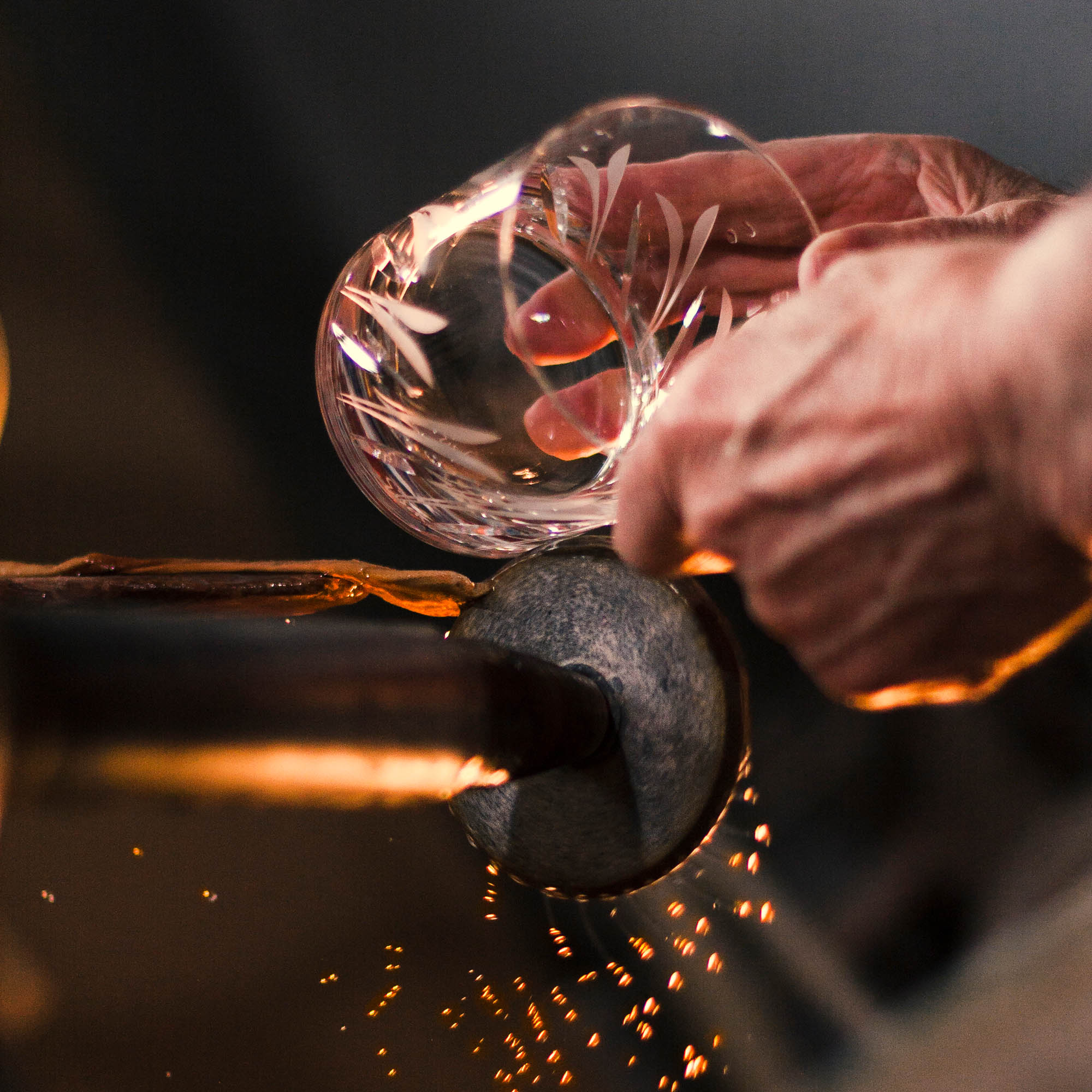 EISCH Whisky-Tumbler GENTLEMAN 2 Stück in Geschenkröhre Inhalt je 400 ml