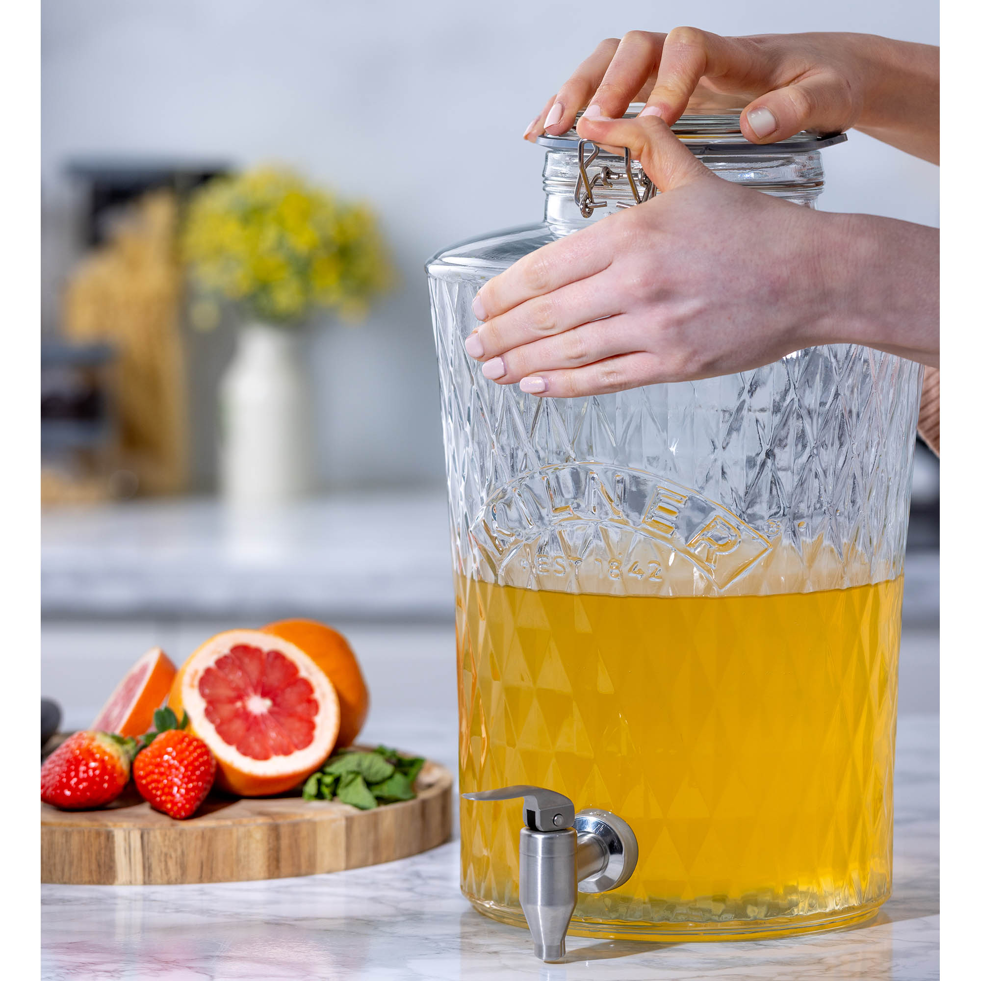 KILNER Getränkespender DIAMOND 8 Liter mit Bügelverschluss & Edelstahl-Zapfhahn