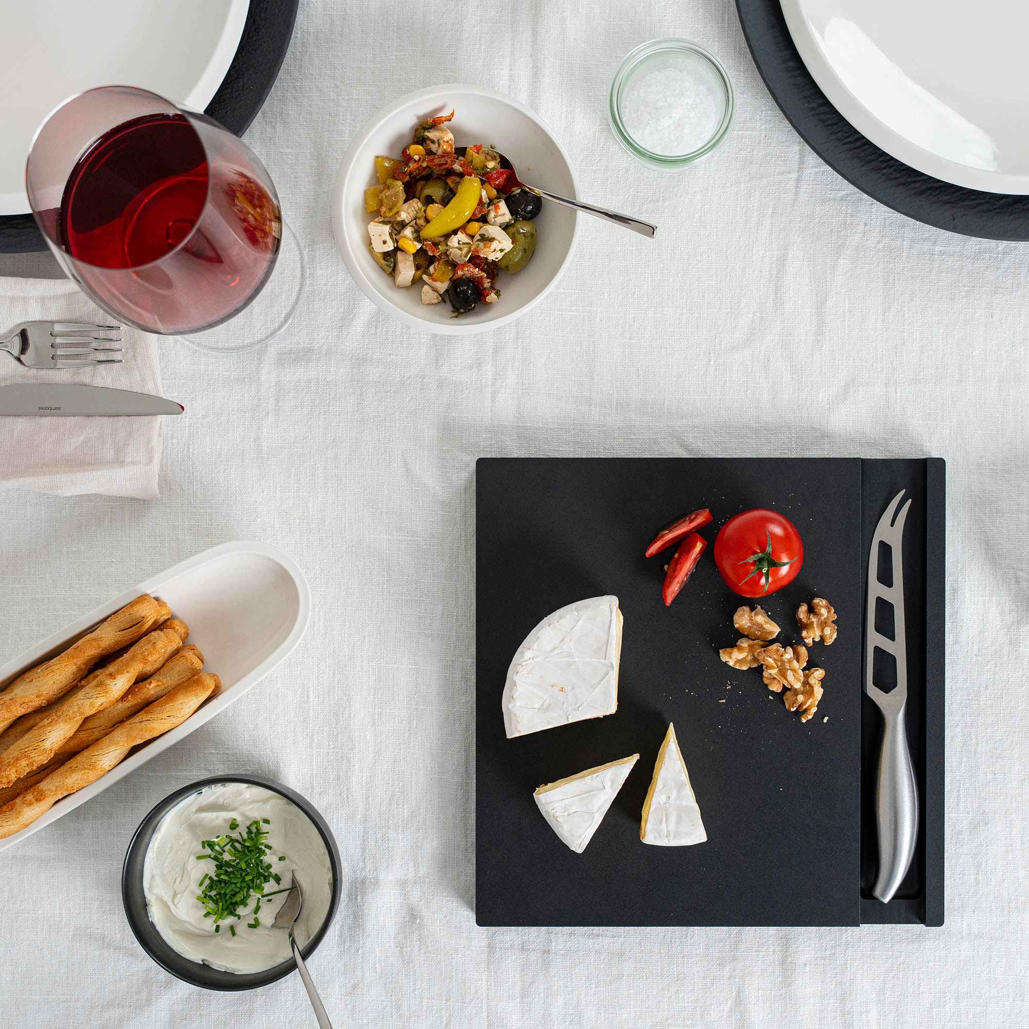 CONTINENTA Cheese Set: DURACORE cheese board (25 x 25 cm) with stainless steel cheese knife