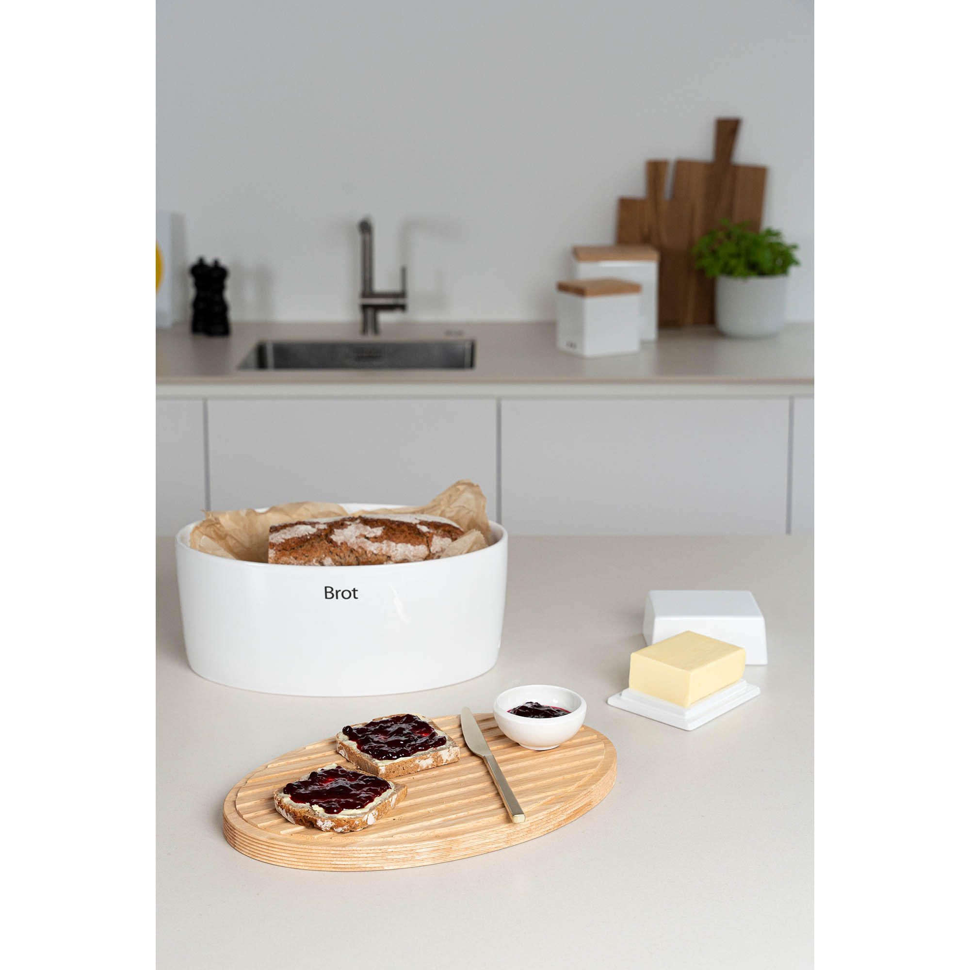 CONTINENTA bread pan oval with wooden lid high 36 x 23 x 15.5 cm white
