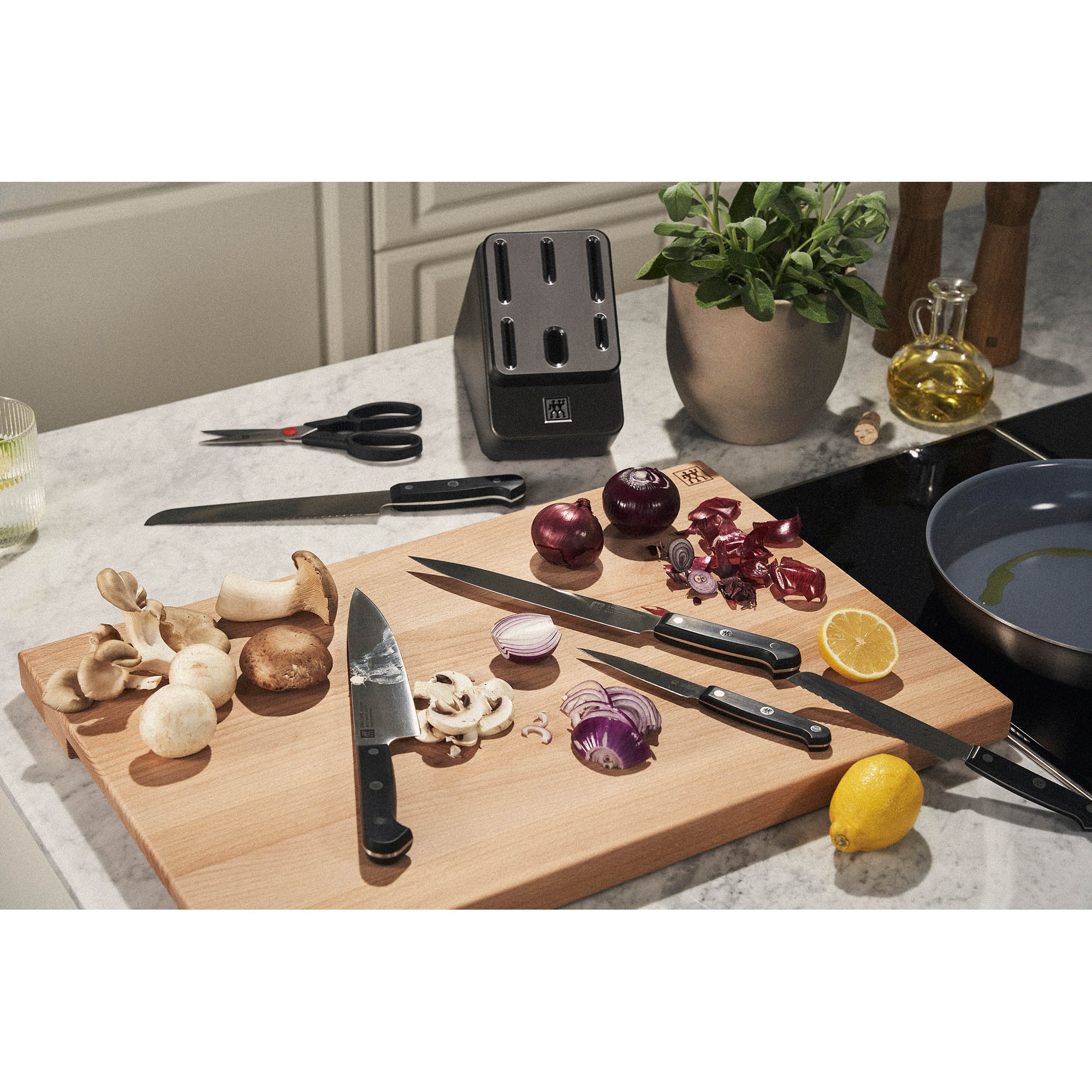 ZWILLING Selbstschärfender Messerblock GOURMET 7 teilig grau