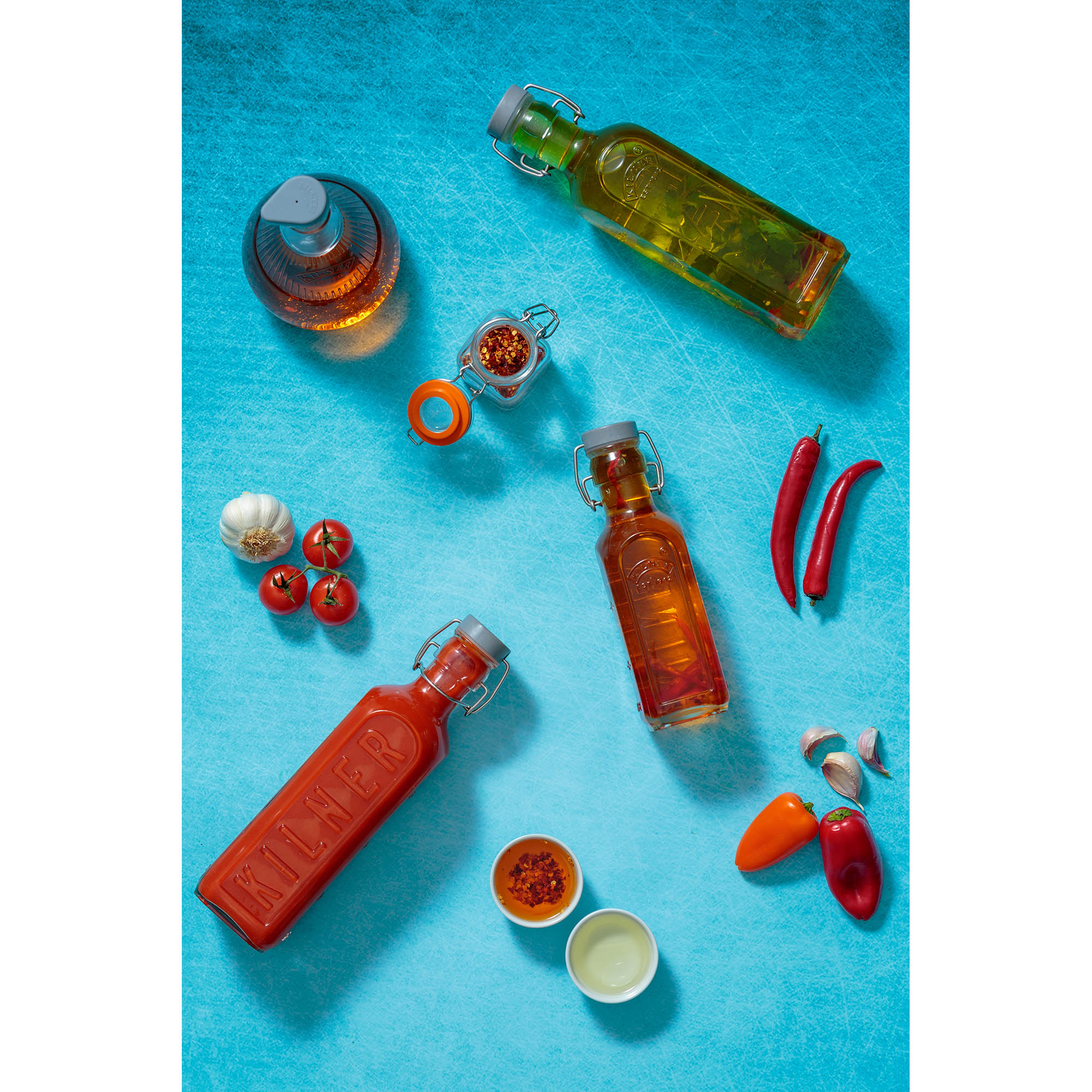 KILNER square glass bottle with swing top, 0.6 litres