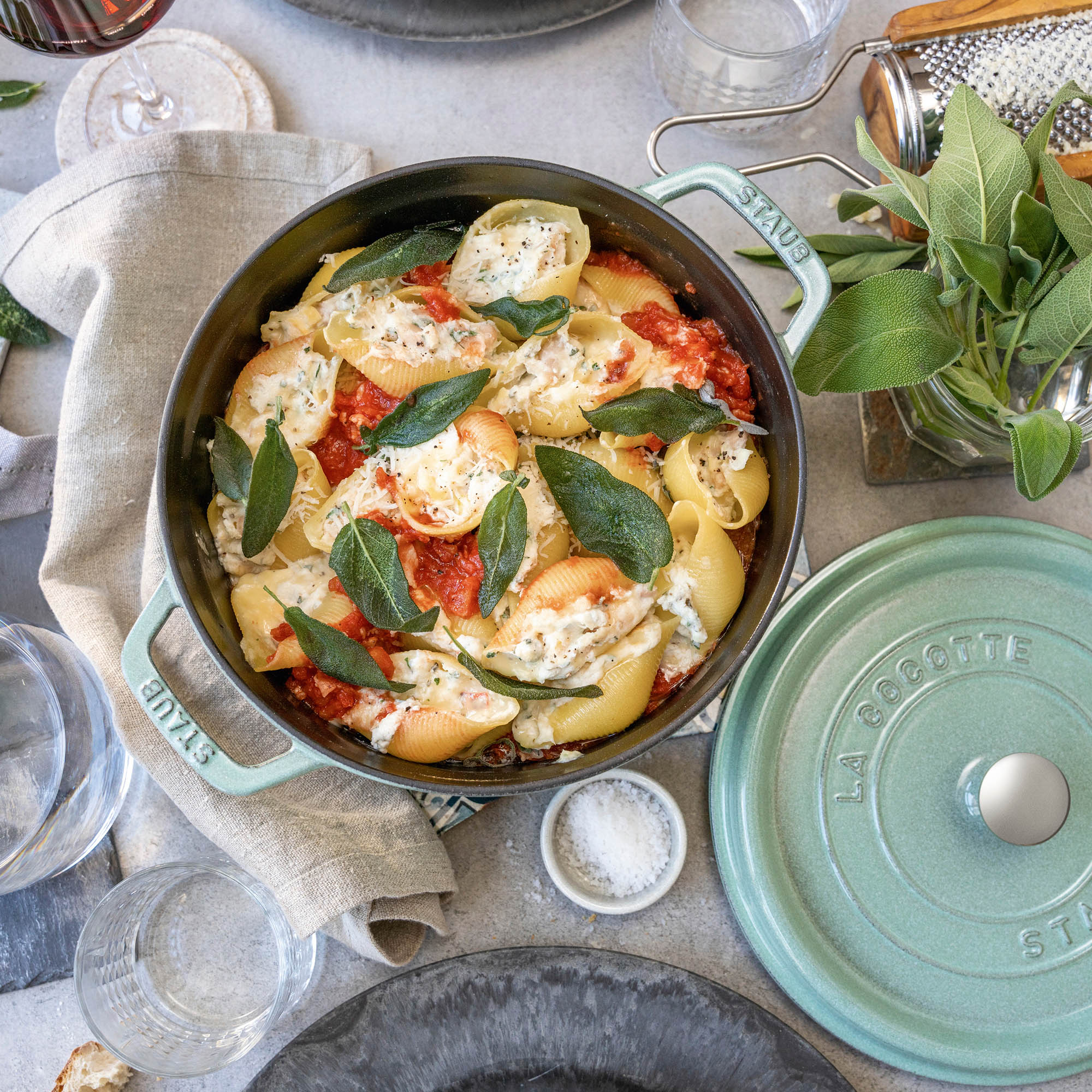 STAUB France Cocotte 28 cm - 6.7 litres cast iron sage green