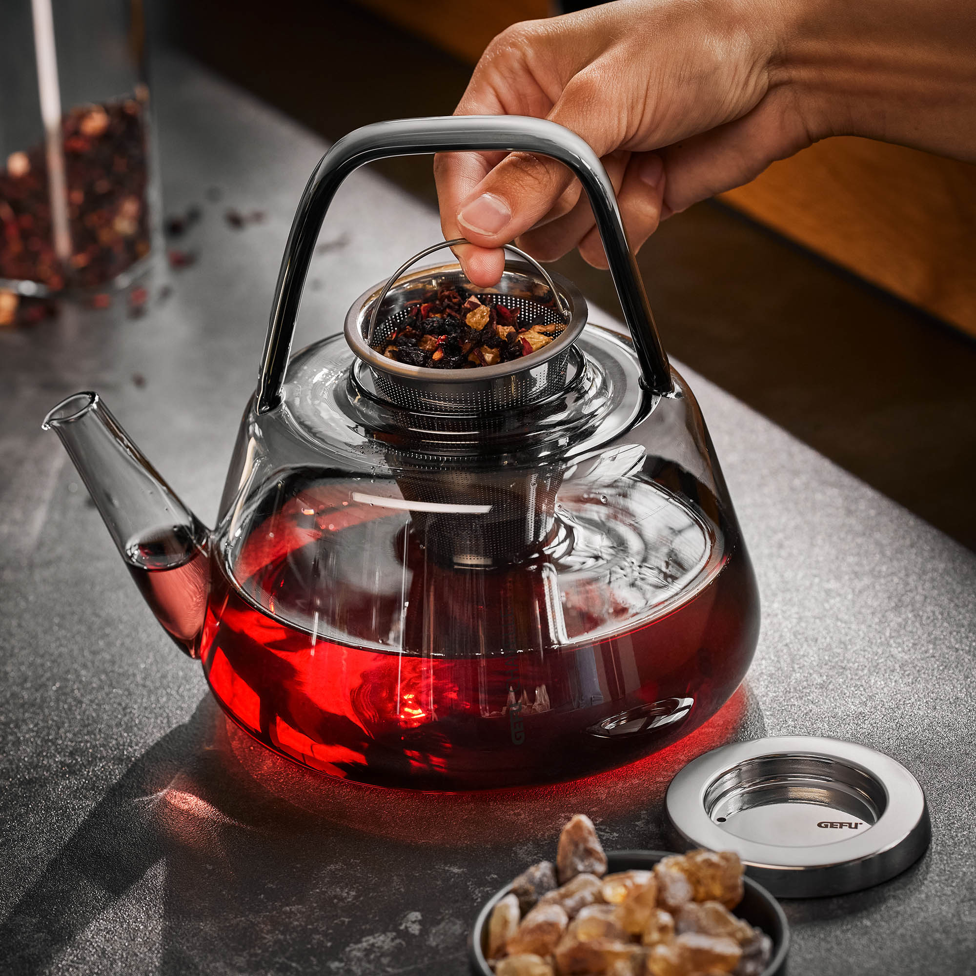 GEFU Teekanne CHAVELLE mit Edelstahl-Teesieb 1,2 Liter für ca. 6 Tassen